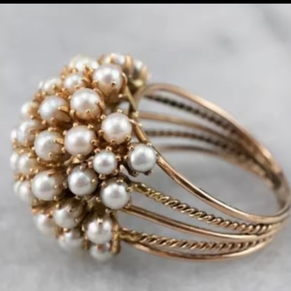Golden Blossom Pearl Ring – Timeless Vintage Chic - Picture 4 of 5